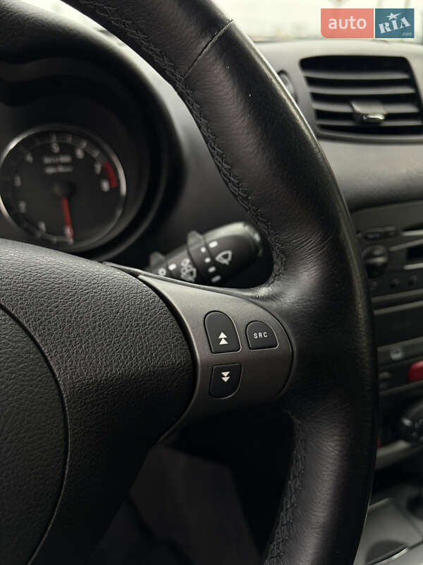 Хэтчбек Alfa Romeo 147 2009 в Киеве