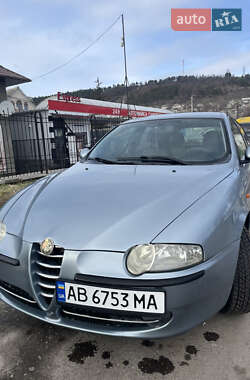 Хэтчбек Alfa Romeo 147 2002 в Могилев-Подольске