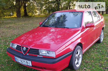 Седан Alfa Romeo 155 1993 в Чорткові