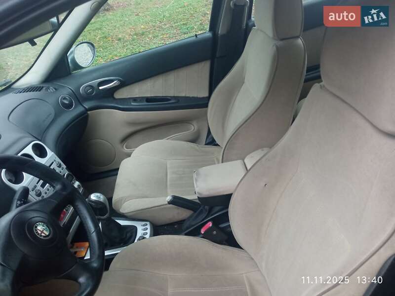 Седан Alfa Romeo 156 2005 в Киеве фото 8 Седан Alfa Romeo 156 2005 в Киеве