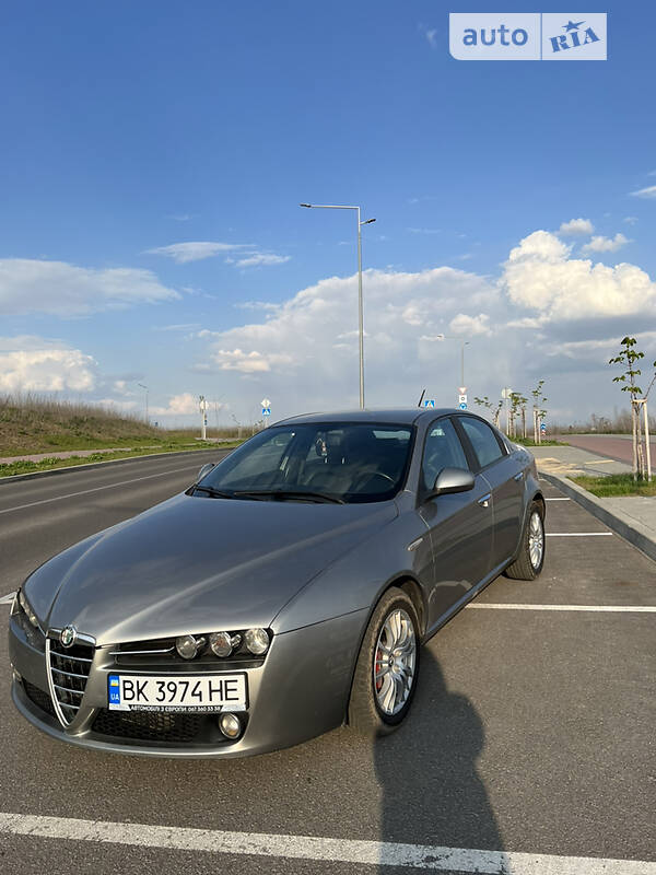 Седан Alfa Romeo 159 2010 в Рівному