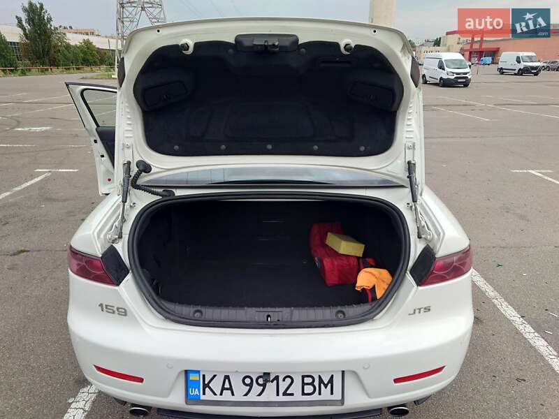 Седан Alfa Romeo 159 2011 в Киеве
