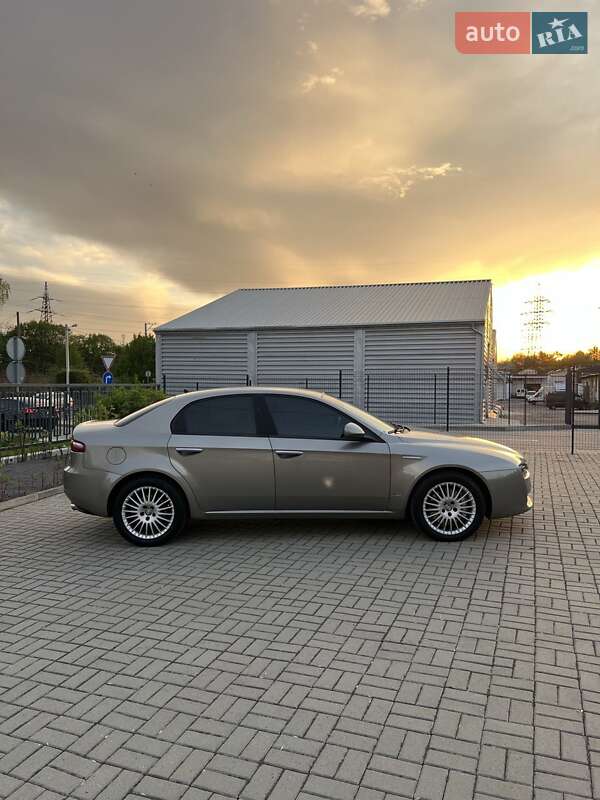 Седан Alfa Romeo 159 2007 в Львове