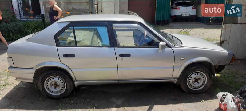 Хетчбек Alfa Romeo 33 1987 в Одесі