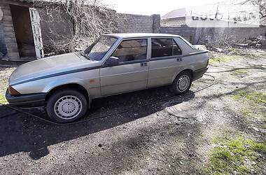 Седан Alfa Romeo 75 1986 в Полтаве