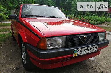 Седан Alfa Romeo 75 1986 в Чернигове