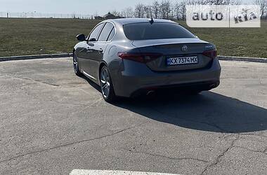 Седан Alfa Romeo Giulia 2017 в 