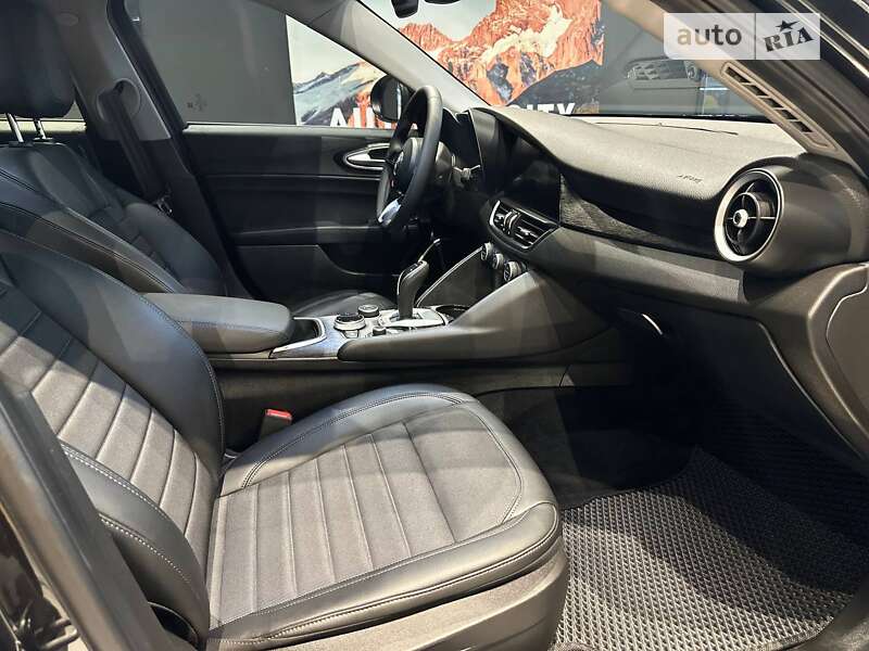Седан Alfa Romeo Giulia 2021 в Днепре