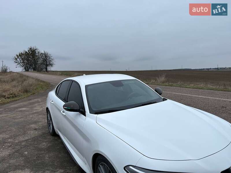 Седан Alfa Romeo Giulia 2019 в Киеве