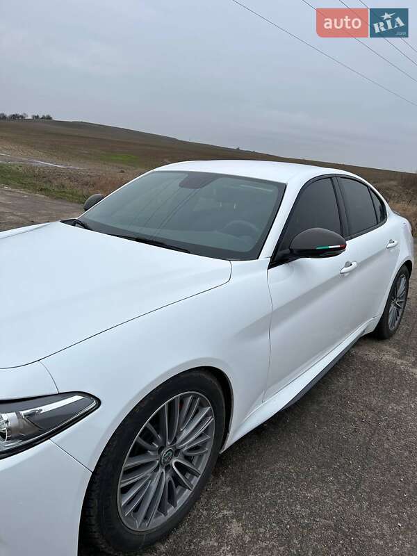 Седан Alfa Romeo Giulia 2019 в Киеве