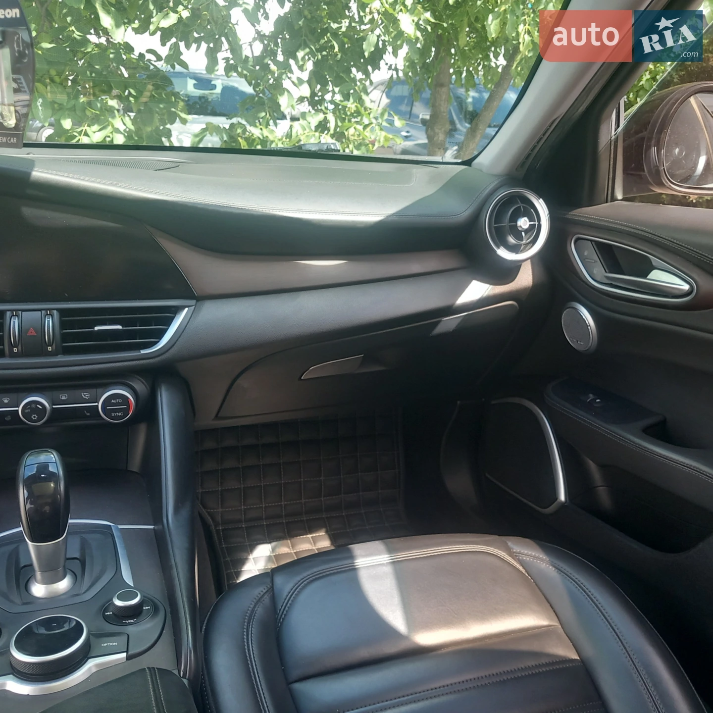 2017 Alfa Romeo Giulia - мініатюра 28