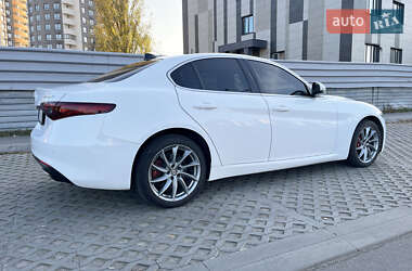 Седан Alfa Romeo Giulia 2017 в 