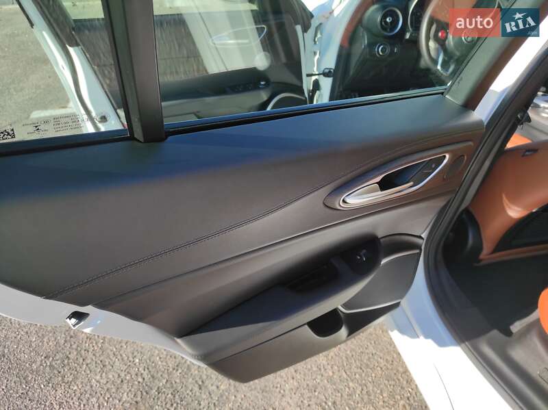 Седан Alfa Romeo Giulia 2022 в Кропивницком