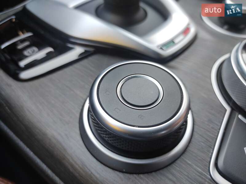 Седан Alfa Romeo Giulia 2022 в Кропивницком