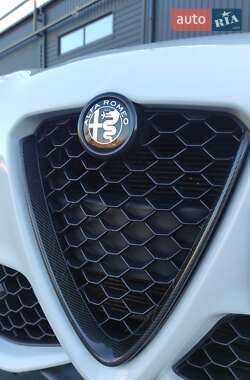 Седан Alfa Romeo Giulia 2022 в 