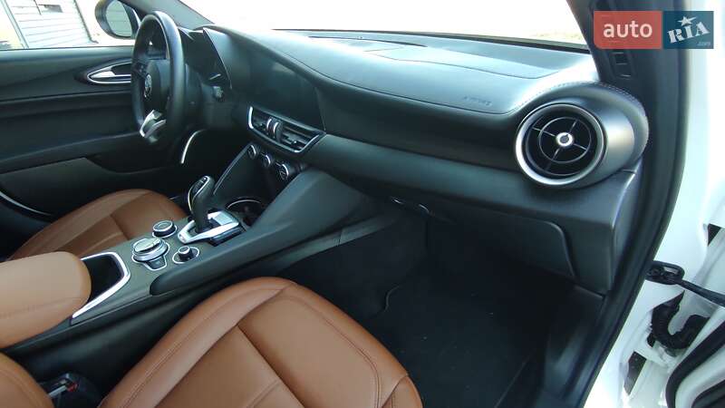 Седан Alfa Romeo Giulia 2022 в Кропивницком