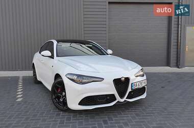 Седан Alfa Romeo Giulia 2022 в 