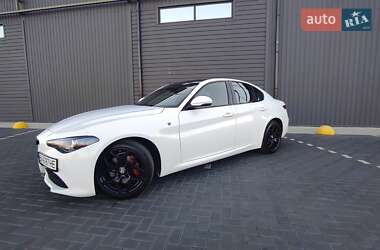 Седан Alfa Romeo Giulia 2022 в 