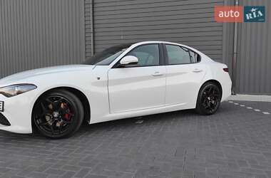 Седан Alfa Romeo Giulia 2022 в 
