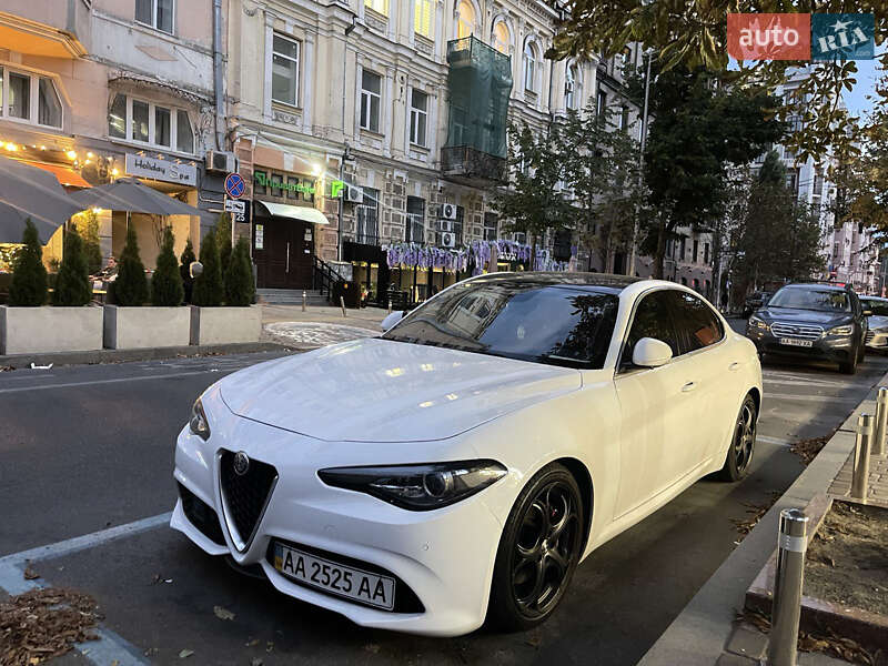 Седан Alfa Romeo Giulia 2020 в Києві