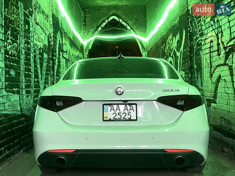 Седан Alfa Romeo Giulia 2020 в Києві