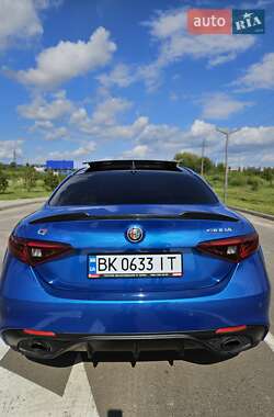 Седан Alfa Romeo Giulia 2021 в 