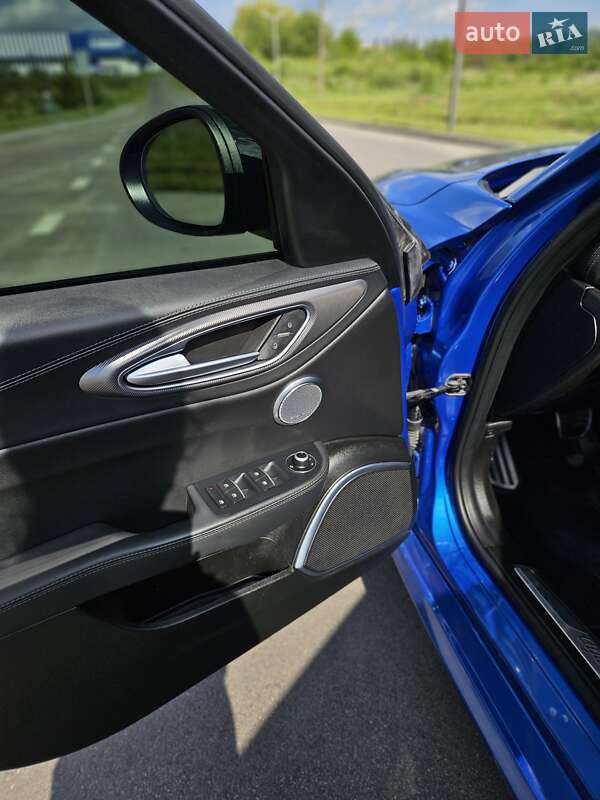 Седан Alfa Romeo Giulia 2021 в Рівному