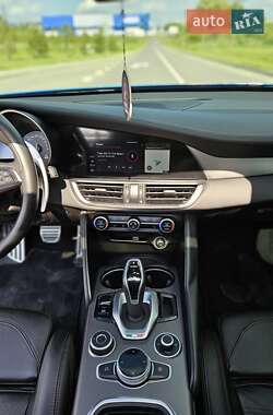 Седан Alfa Romeo Giulia 2021 в 