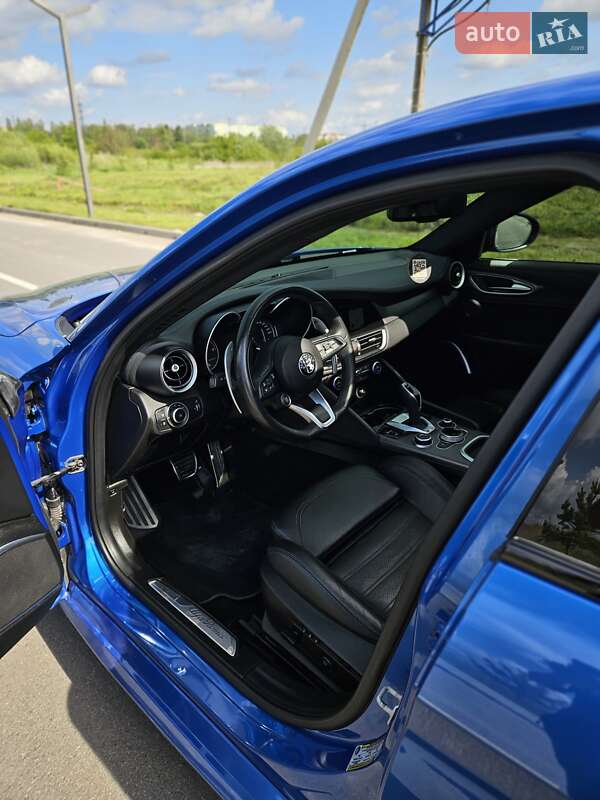 Седан Alfa Romeo Giulia 2021 в Рівному