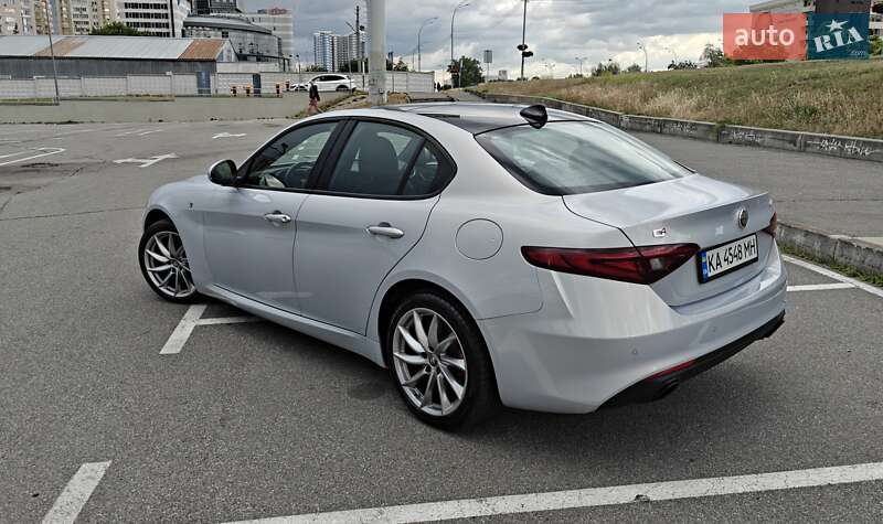 Alfa Romeo Giulia 2021