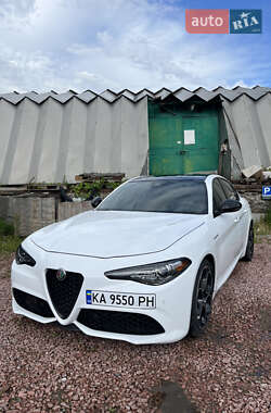 Седан Alfa Romeo Giulia 2022 в Києві