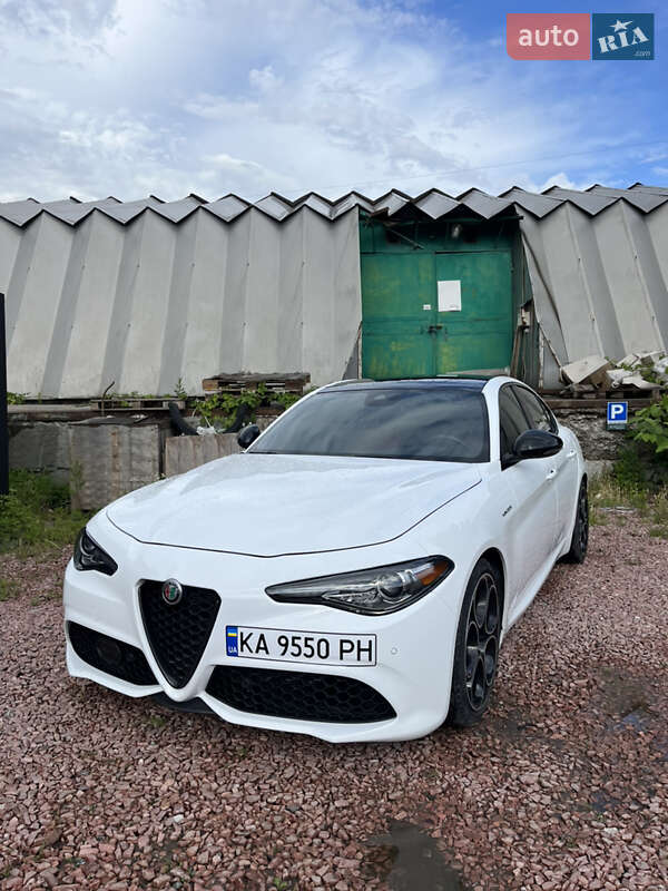 Alfa Romeo Giulia 2022
