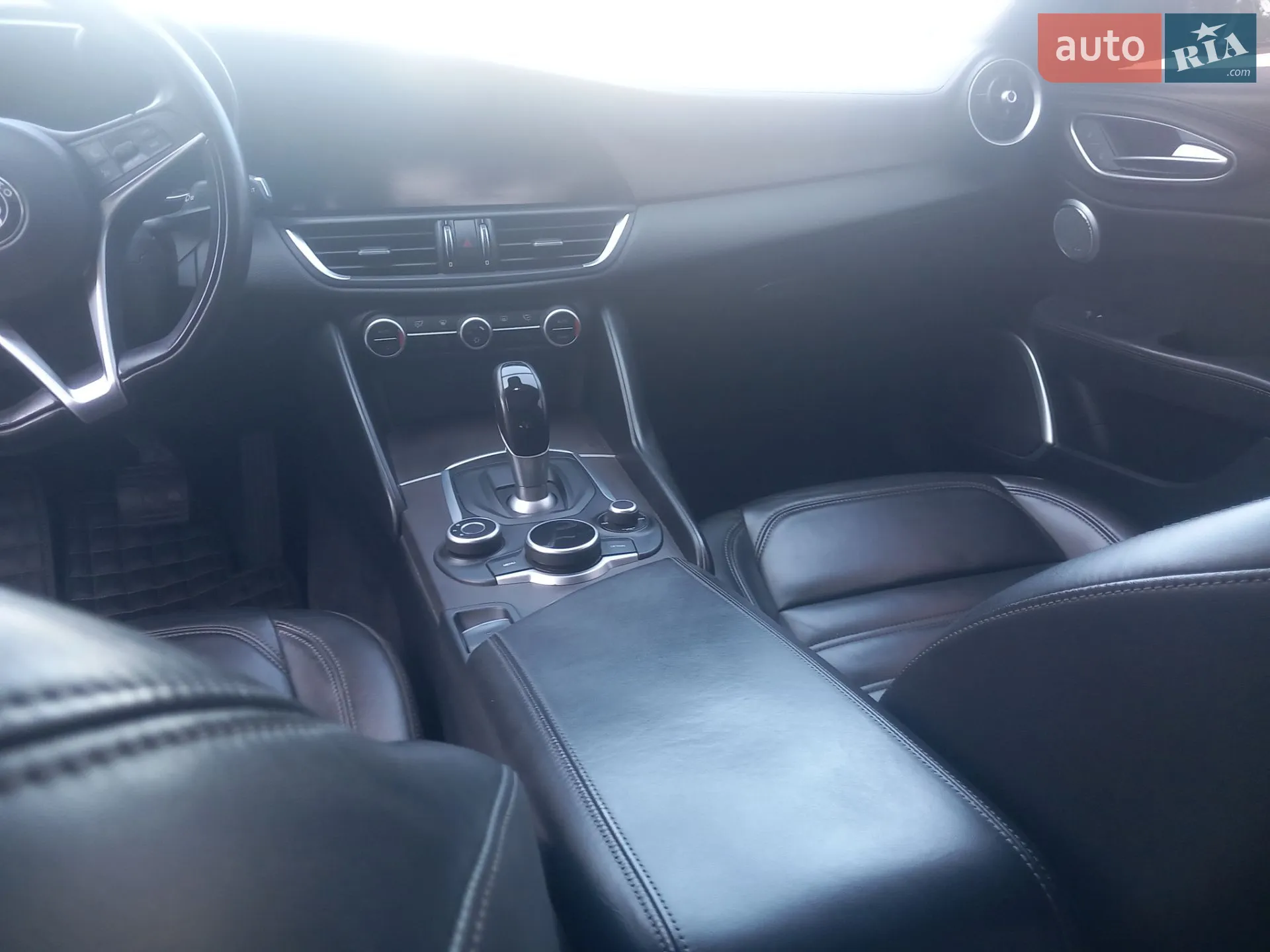2017 Alfa Romeo Giulia - мініатюра 12