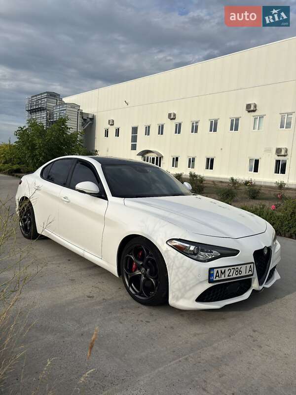 Седан Alfa Romeo Giulia 2017 в Коростене