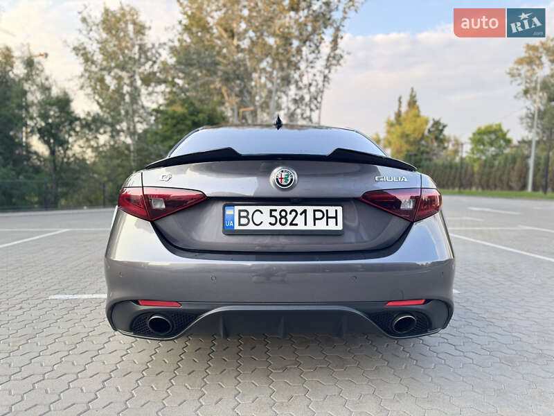 Седан Alfa Romeo Giulia 2017 в Киеве фото 10 Седан Alfa Romeo Giulia 2017 в Киеве