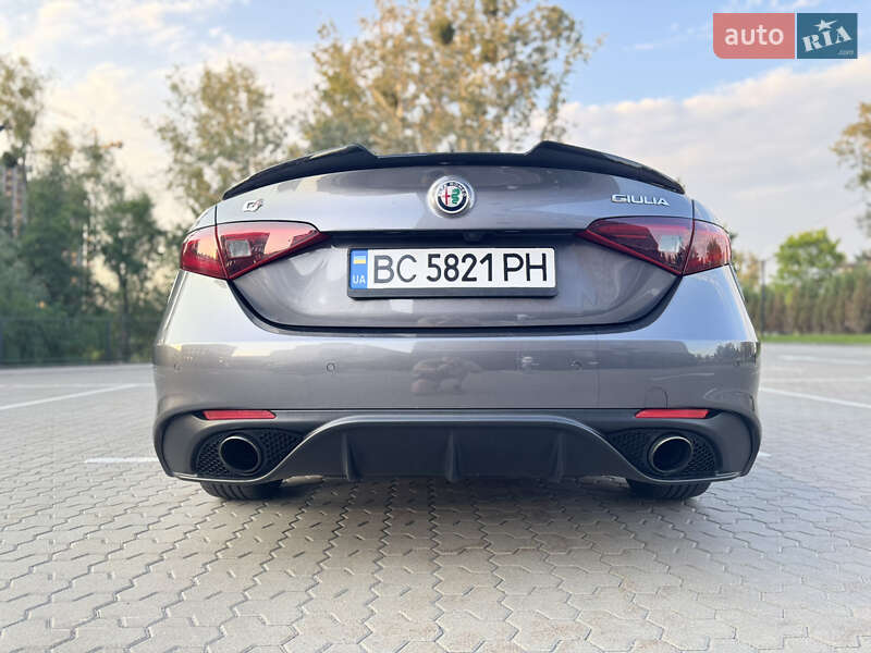 Седан Alfa Romeo Giulia 2017 в Киеве фото 11 Седан Alfa Romeo Giulia 2017 в Киеве