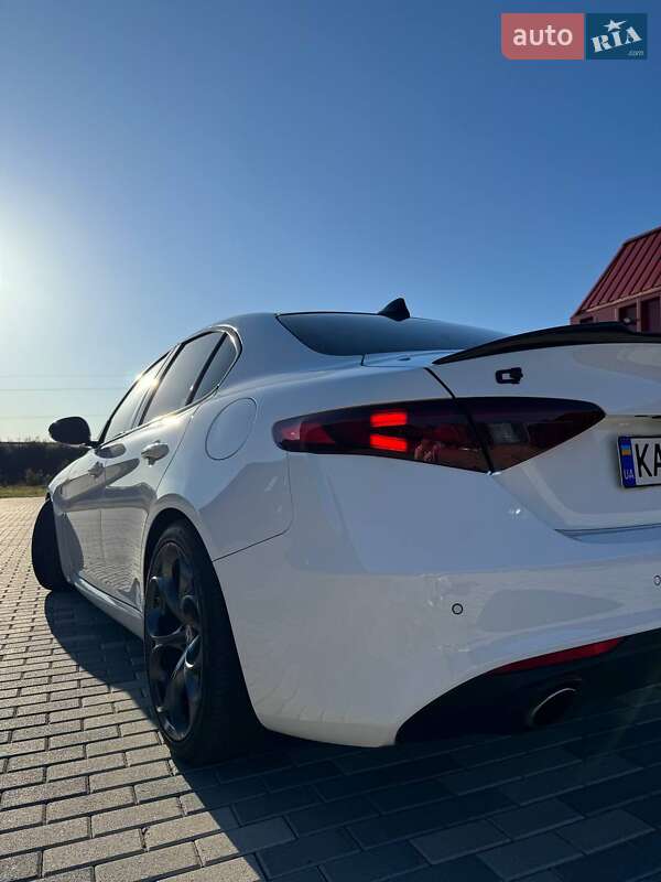 Седан Alfa Romeo Giulia 2017 в Львові фото 24 Седан Alfa Romeo Giulia 2017 в Львові