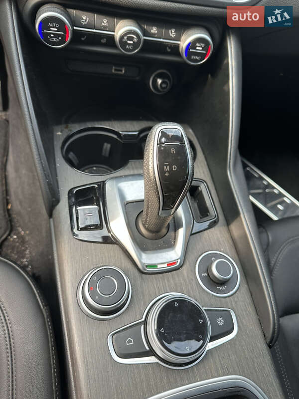 Седан Alfa Romeo Giulia 2022 в Харькове фото 13 Седан Alfa Romeo Giulia 2022 в Харькове