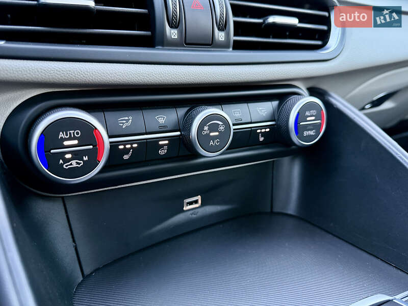 Седан Alfa Romeo Giulia 2019 в Киеве