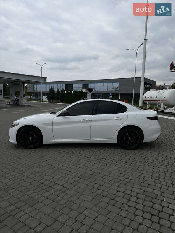 Седан Alfa Romeo Giulia 2020 в Львове