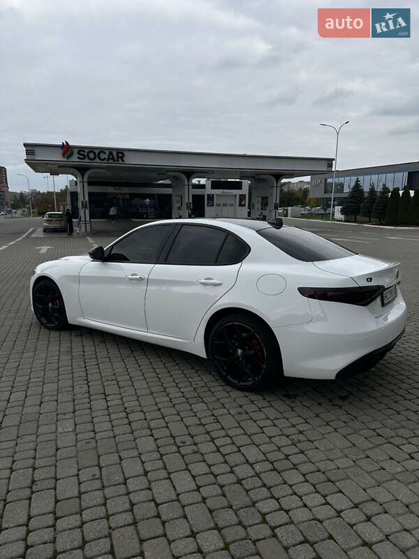 Седан Alfa Romeo Giulia 2020 в Львове