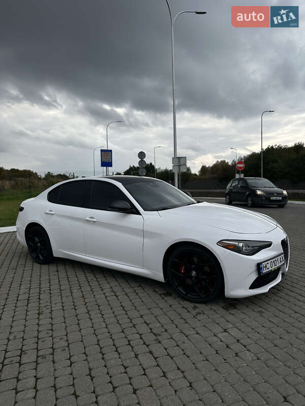 Седан Alfa Romeo Giulia 2020 в Львове