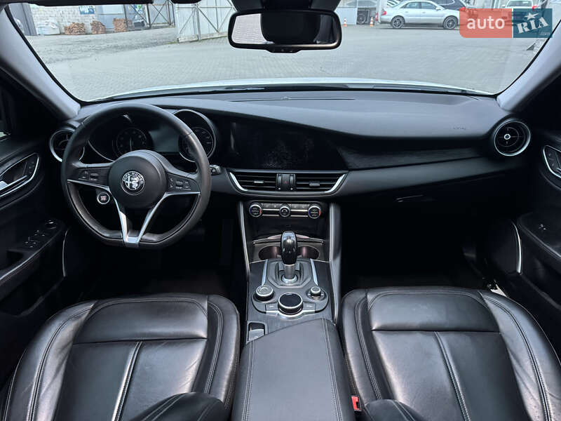 Седан Alfa Romeo Giulia 2019 в Луцке фото 21 Седан Alfa Romeo Giulia 2019 в Луцке