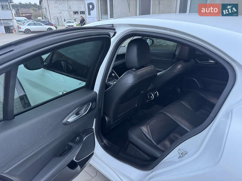 Седан Alfa Romeo Giulia 2019 в Луцке фото 29 Седан Alfa Romeo Giulia 2019 в Луцке
