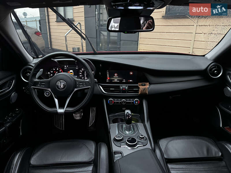 Седан Alfa Romeo Giulia 2016 в Киеве фото 27 Седан Alfa Romeo Giulia 2016 в Киеве