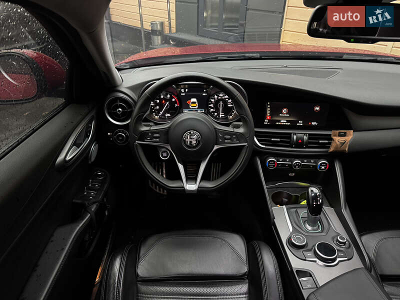 Седан Alfa Romeo Giulia 2016 в Киеве фото 28 Седан Alfa Romeo Giulia 2016 в Киеве