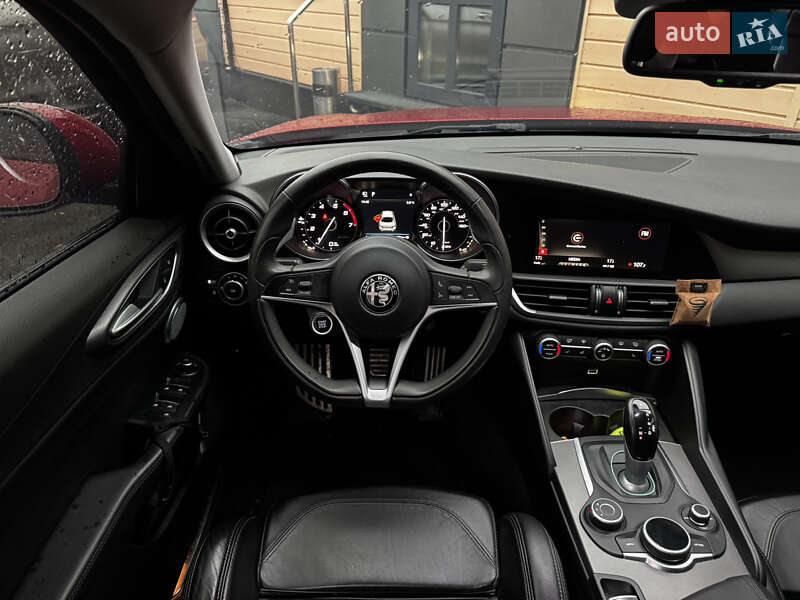 Седан Alfa Romeo Giulia 2016 в Киеве фото 30 Седан Alfa Romeo Giulia 2016 в Киеве