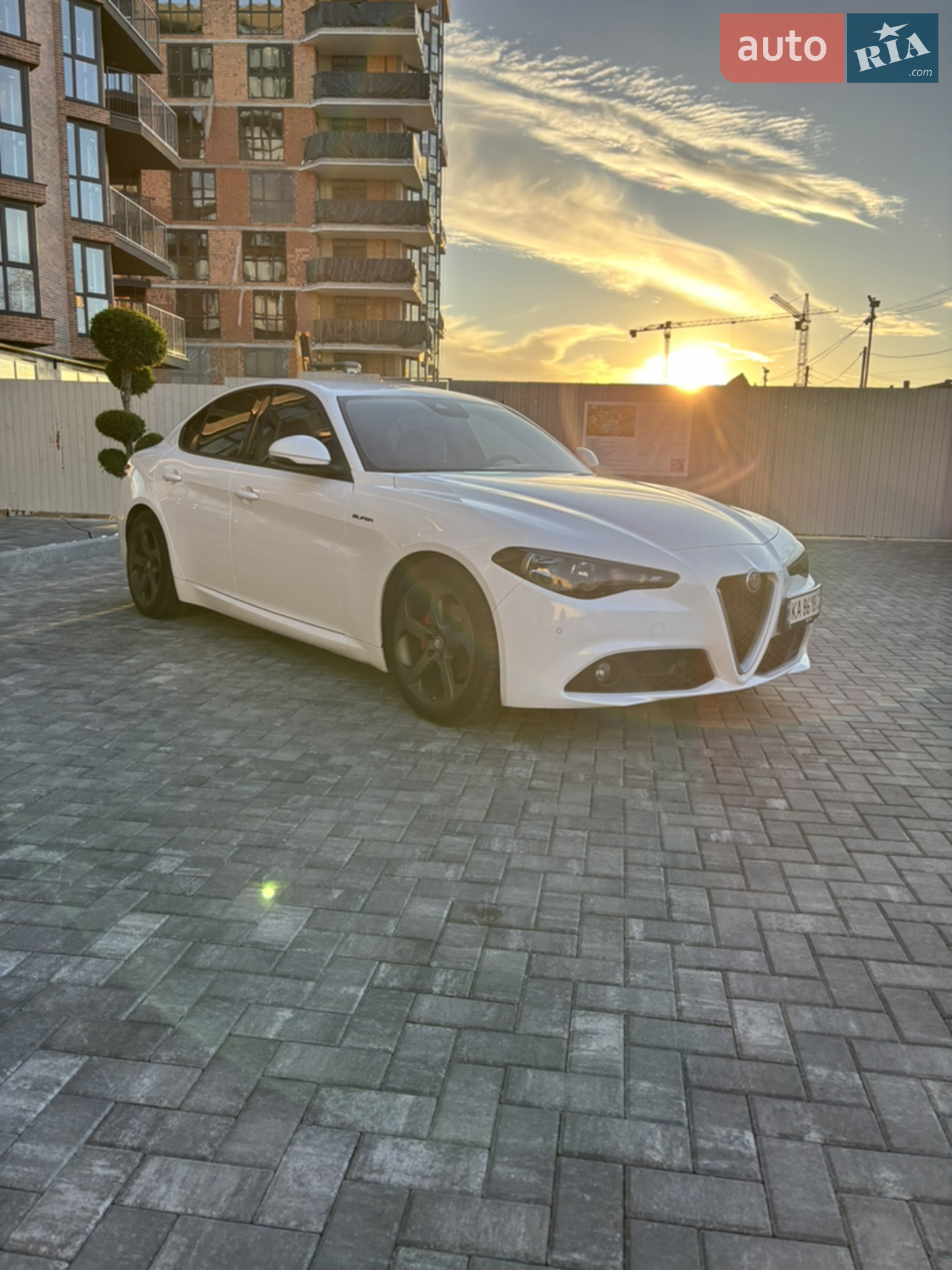 2016 Alfa Romeo Giulia - мініатюра 2