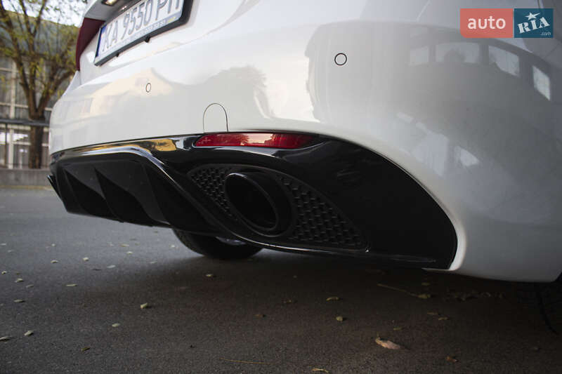 Седан Alfa Romeo Giulia 2022 в Киеве