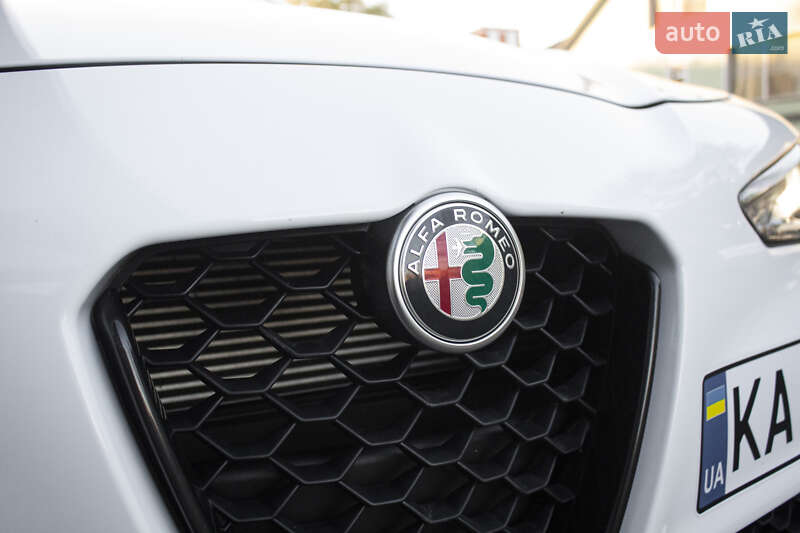 Седан Alfa Romeo Giulia 2022 в Киеве